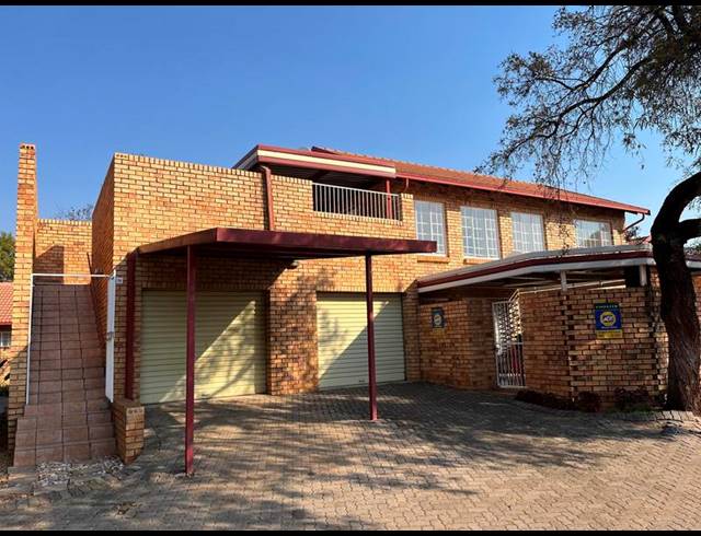 2 BEDROOM SIMPLEX FOR SALE IN EQUESTRIA